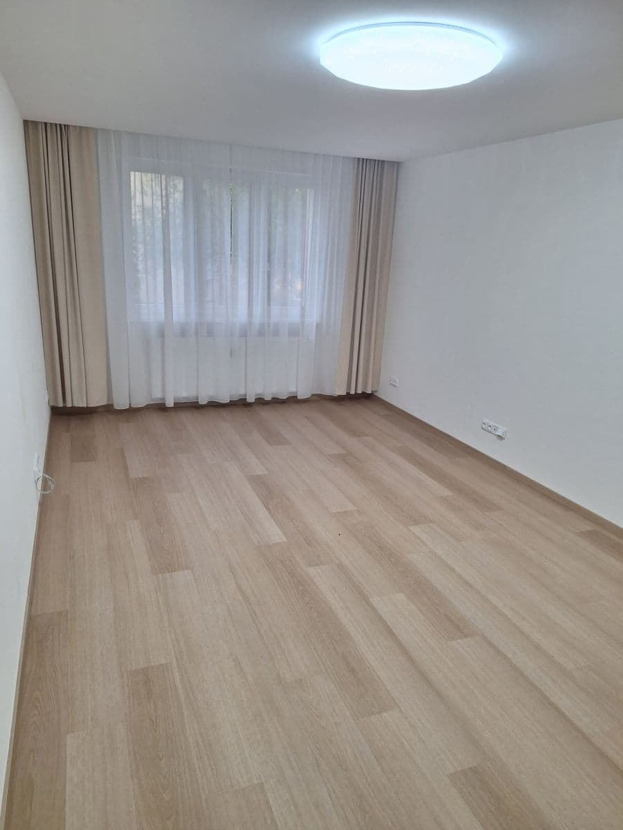 Prenájom bytu 2-izbový 55 m², Mahulenina, Praha, Praha Prenájom bytu 2-izbový 55 m², Mahulenina, Praha, Praha