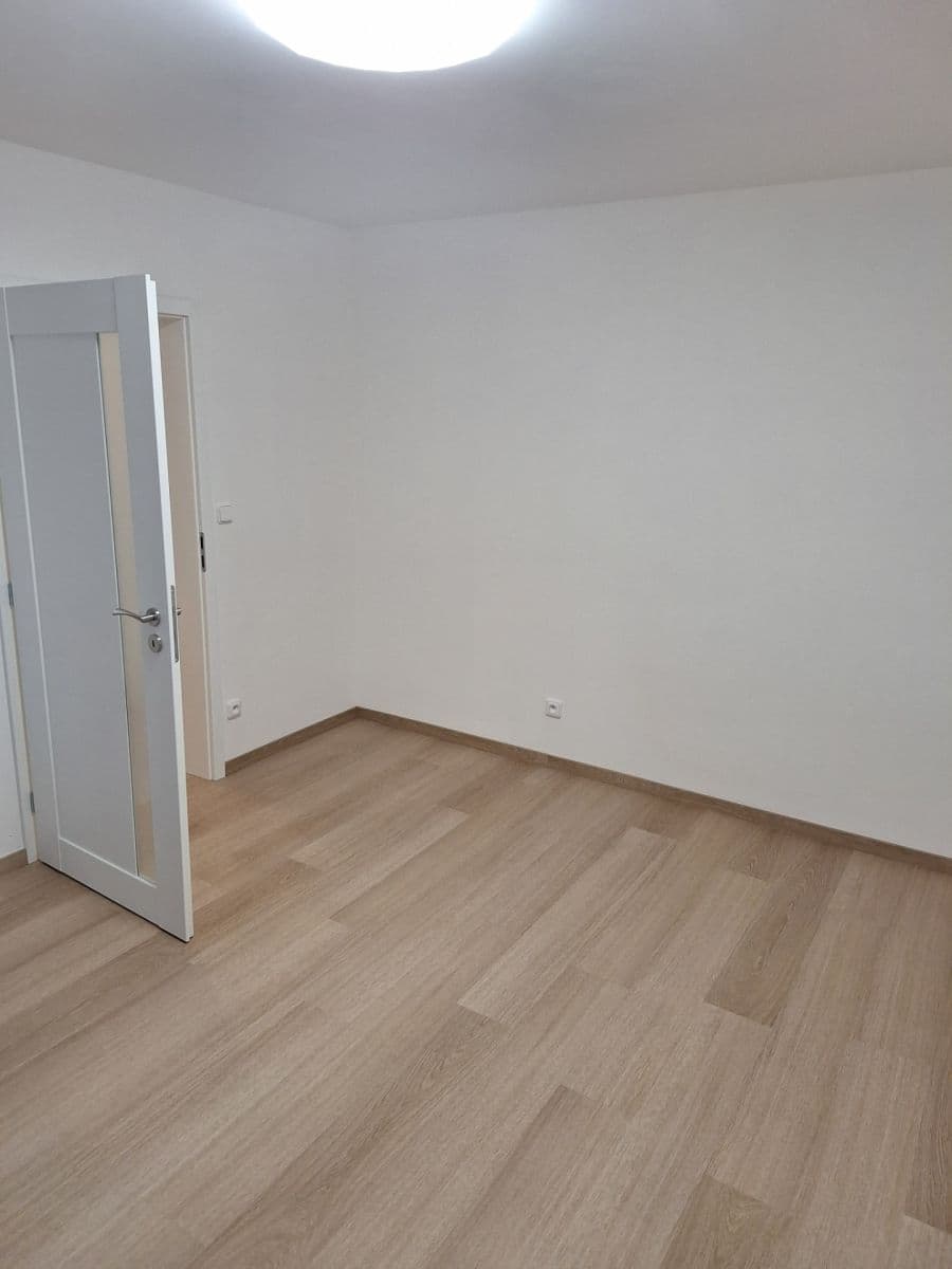 Prenájom bytu 2-izbový 55 m², Mahulenina, Praha, Praha Prenájom bytu 2-izbový 55 m², Mahulenina, Praha, Praha