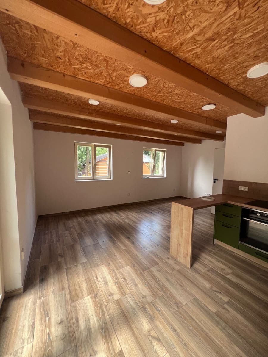 Prenájom rekreačného objektu 75 m², pozemok 400 m², Lesní, Jevany, Středočeský kraj Prenájom rekreačného objektu 75 m², pozemok 400 m², Lesní, Jevany, Středočeský kraj