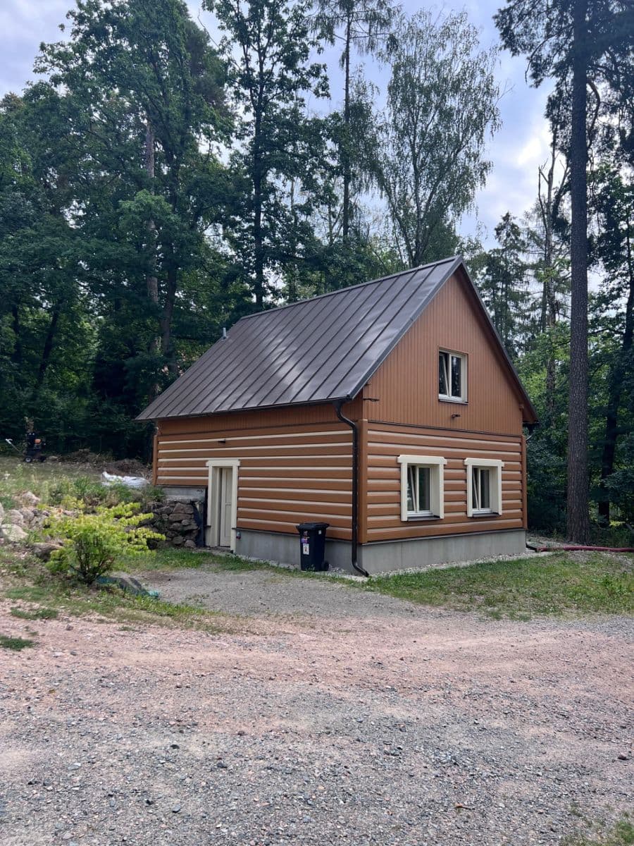 Prenájom rekreačného objektu 75 m², pozemok 400 m², Lesní, Jevany, Středočeský kraj Prenájom rekreačného objektu 75 m², pozemok 400 m², Lesní, Jevany, Středočeský kraj