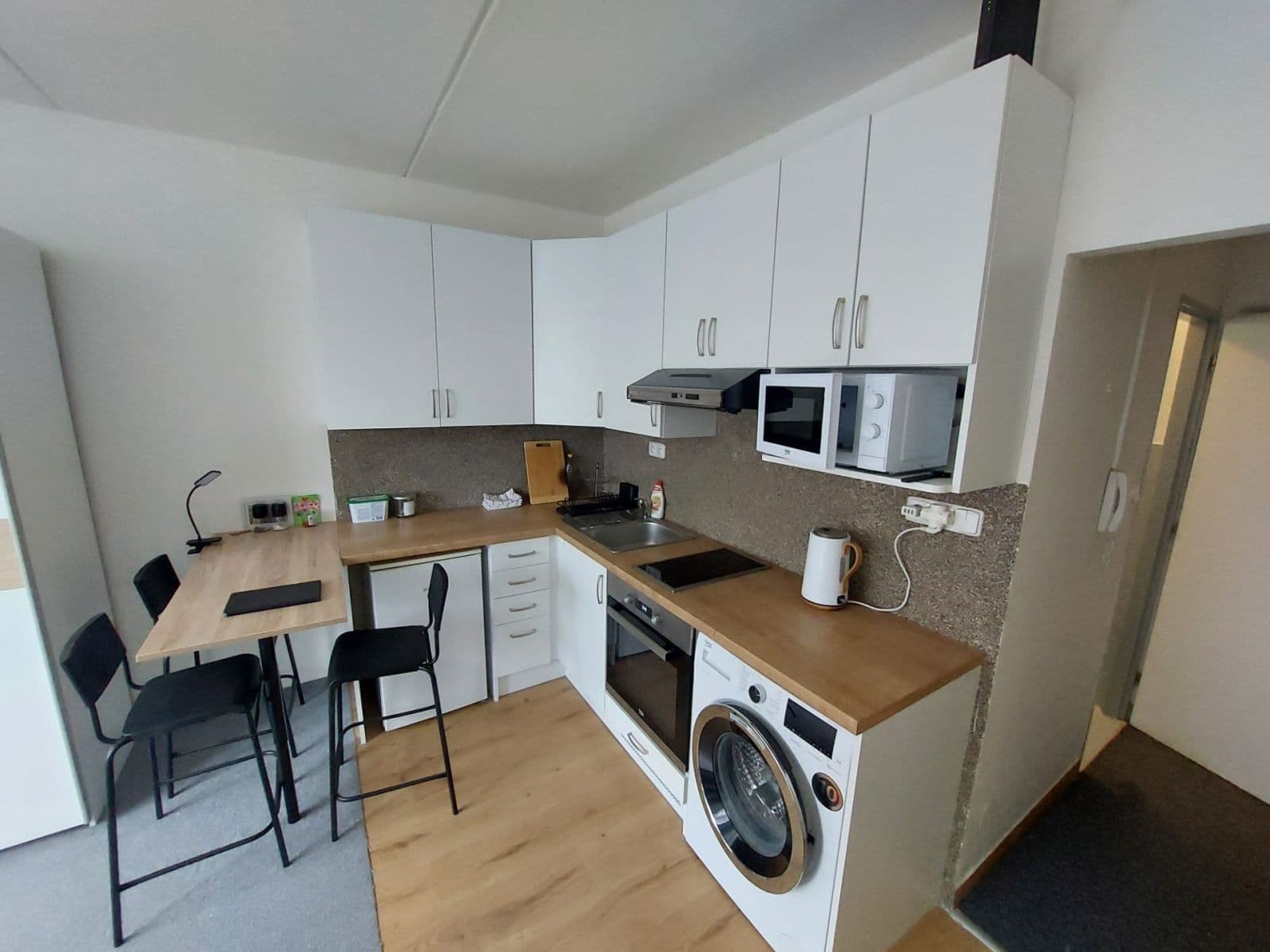 Prenájom bytu 1-izbový 29 m², Sokolovská, Plzeň, Plzeňský kraj Prenájom bytu 1-izbový 29 m², Sokolovská, Plzeň, Plzeňský kraj