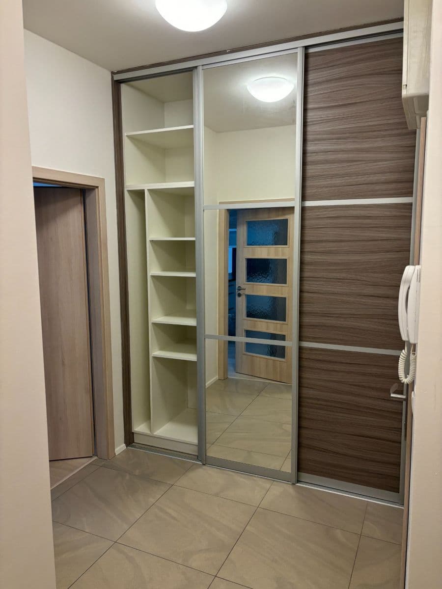 Prenájom bytu 2-izbový 52 m², Přadlácká, Brno, Jihomoravský kraj Prenájom bytu 2-izbový 52 m², Přadlácká, Brno, Jihomoravský kraj
