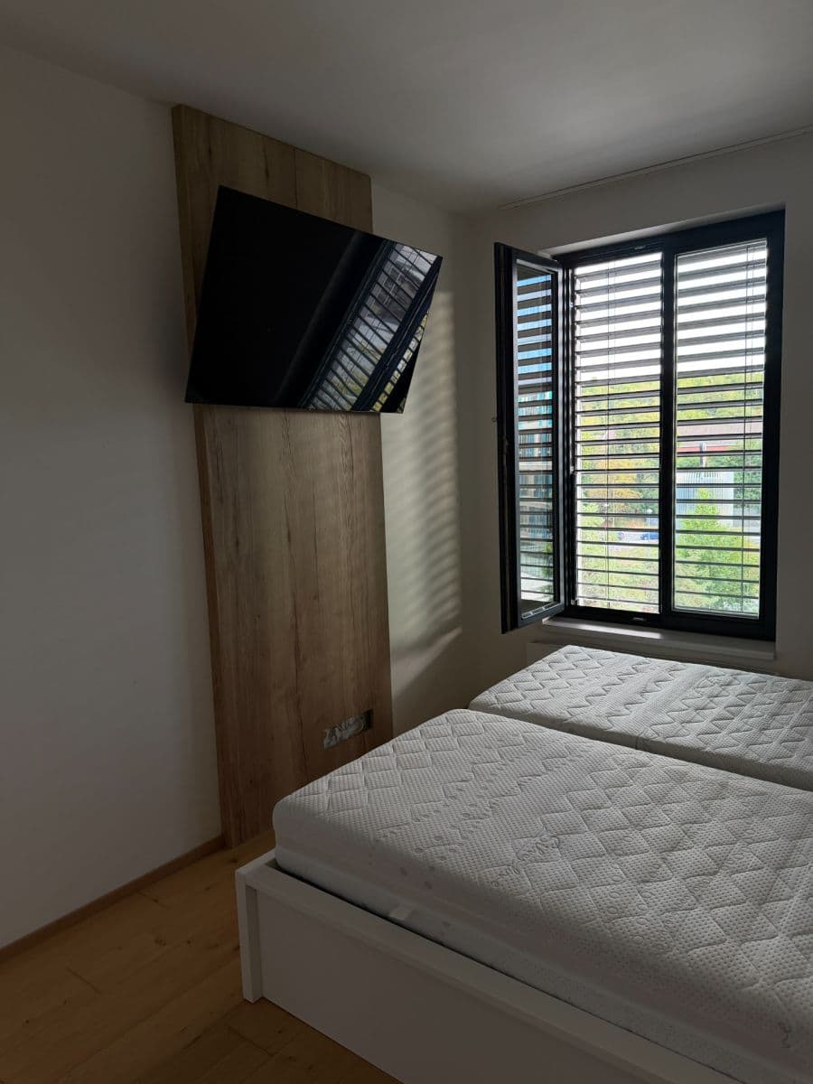 Prenájom bytu 2-izbový 61 m², Kačírkova, Praha, Praha Prenájom bytu 2-izbový 61 m², Kačírkova, Praha, Praha