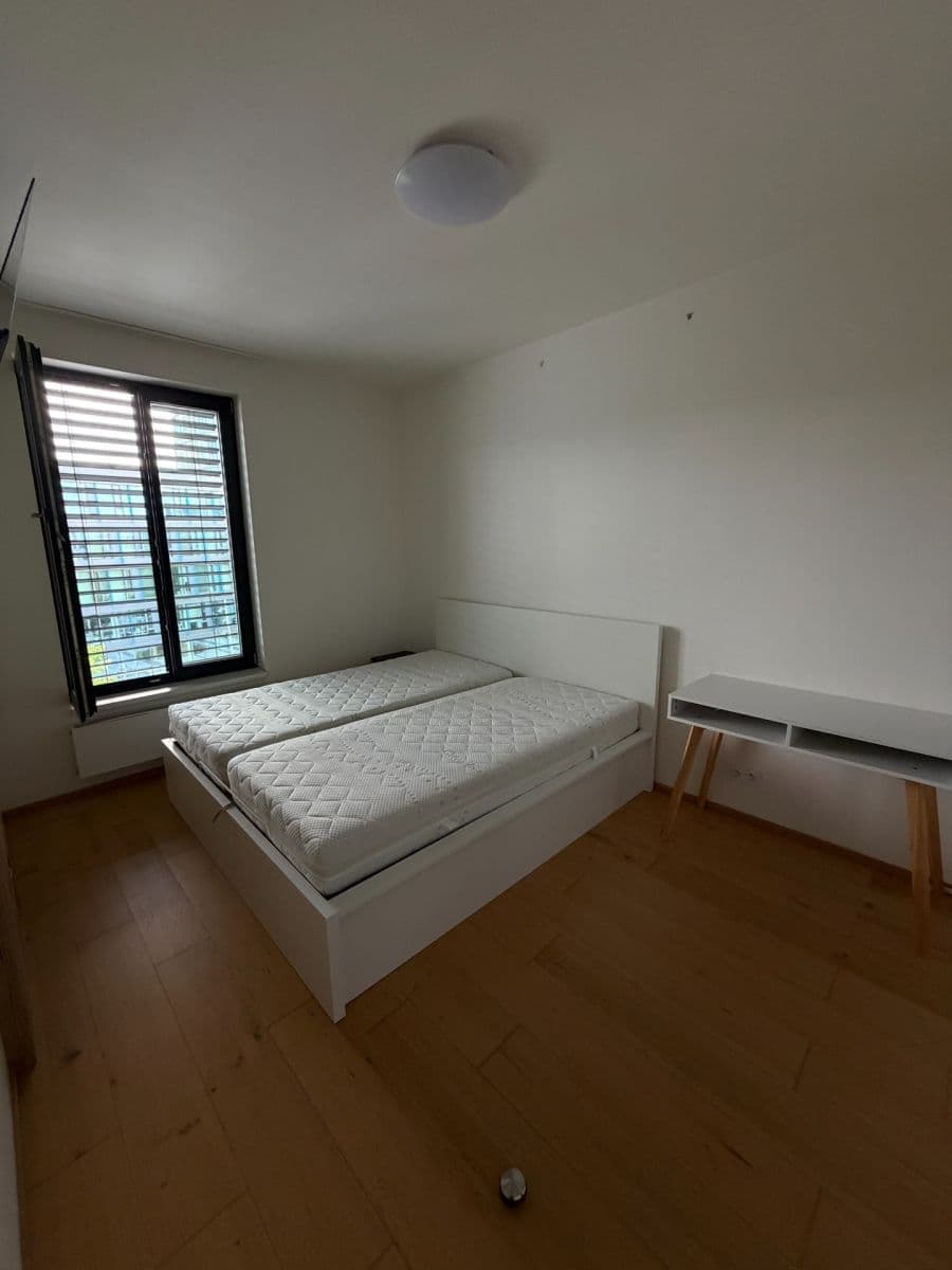 Prenájom bytu 2-izbový 61 m², Kačírkova, Praha, Praha Prenájom bytu 2-izbový 61 m², Kačírkova, Praha, Praha