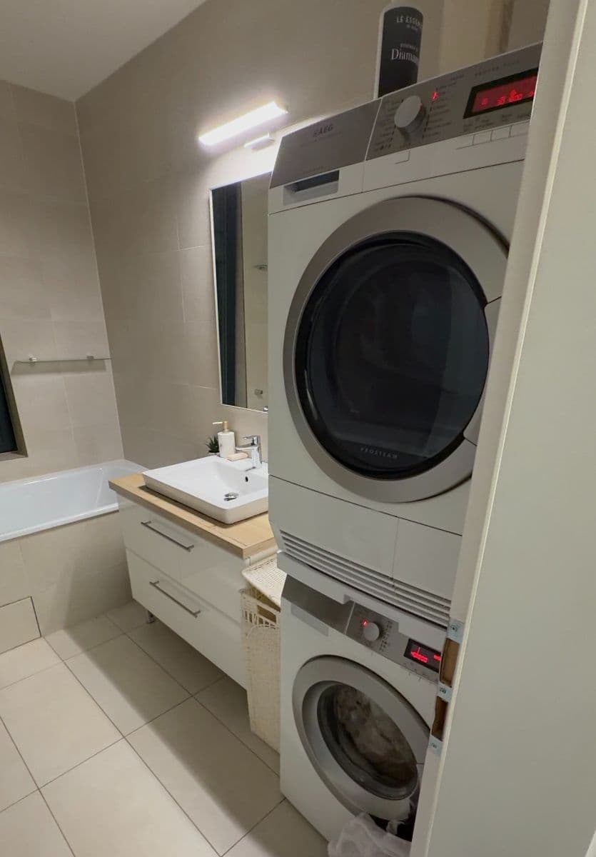 Prenájom bytu 2-izbový 61 m², Kačírkova, Praha, Praha Prenájom bytu 2-izbový 61 m², Kačírkova, Praha, Praha