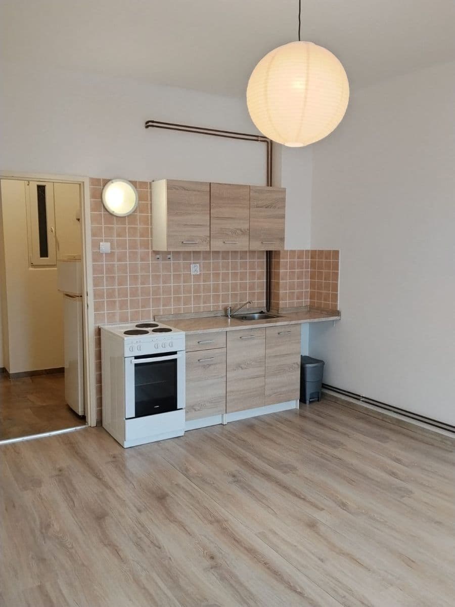 Prenájom bytu 1-izbový 36 m², Školní, Praha, Praha Prenájom bytu 1-izbový 36 m², Školní, Praha, Praha