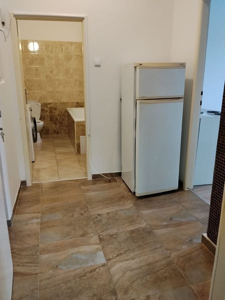 Prenájom bytu 1-izbový 36 m², Školní, Praha, Praha Prenájom bytu 1-izbový 36 m², Školní, Praha, Praha