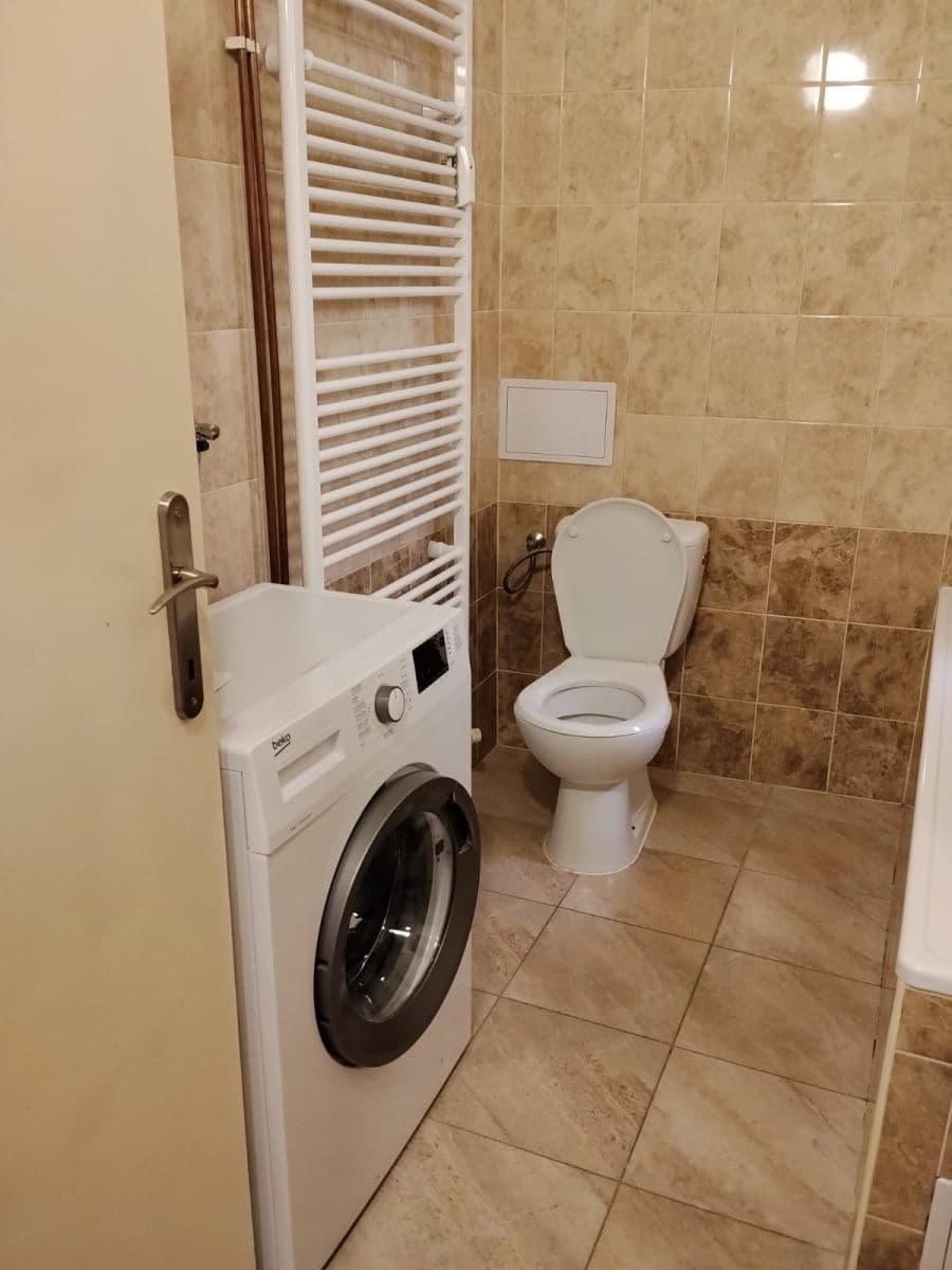 Prenájom bytu 1-izbový 36 m², Školní, Praha, Praha Prenájom bytu 1-izbový 36 m², Školní, Praha, Praha