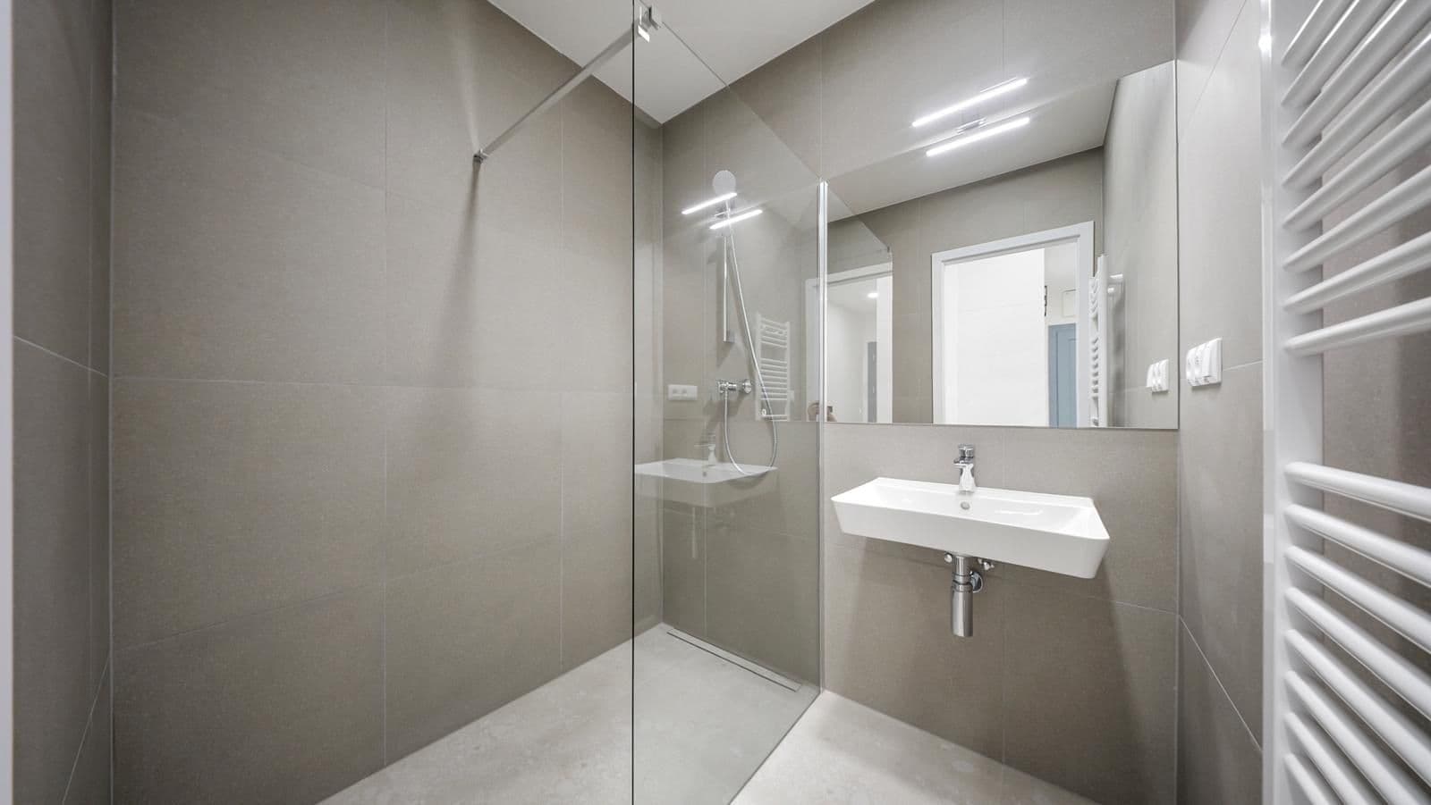 Prenájom bytu 2-izbový 55 m², Jeseniova, Praha, Praha Prenájom bytu 2-izbový 55 m², Jeseniova, Praha, Praha