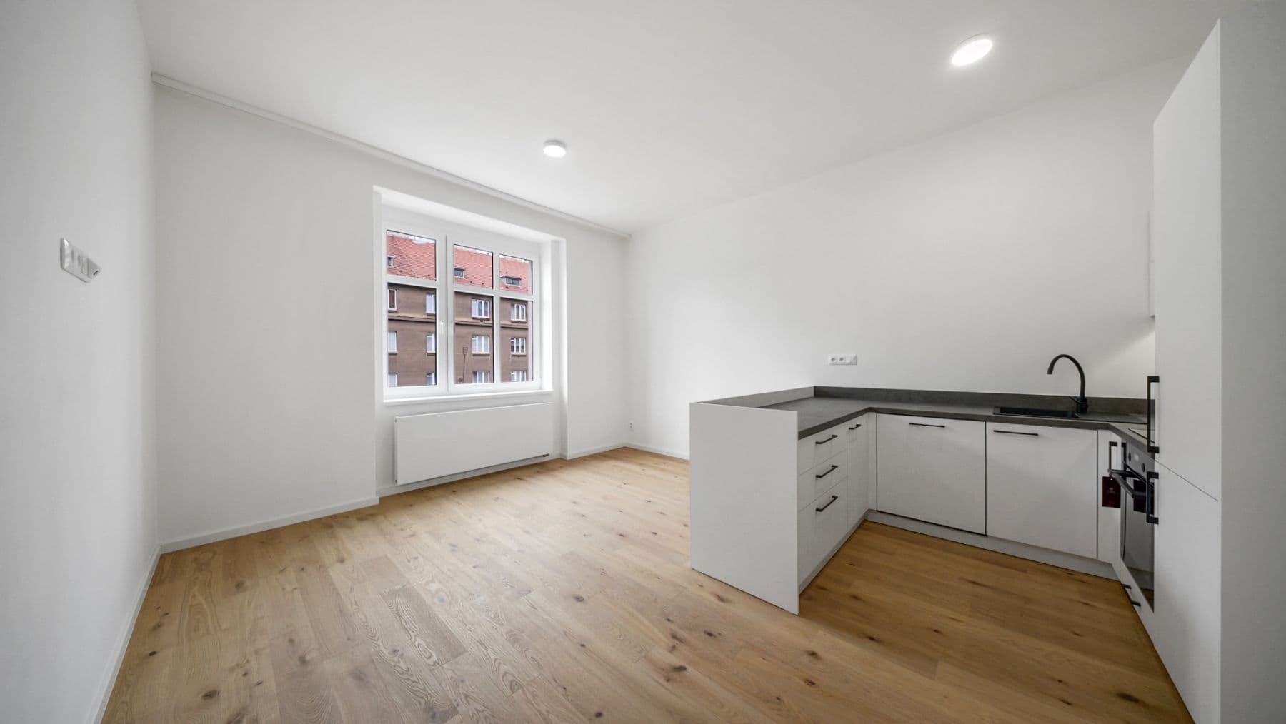 Prenájom bytu 2-izbový 55 m², Jeseniova, Praha, Praha Prenájom bytu 2-izbový 55 m², Jeseniova, Praha, Praha