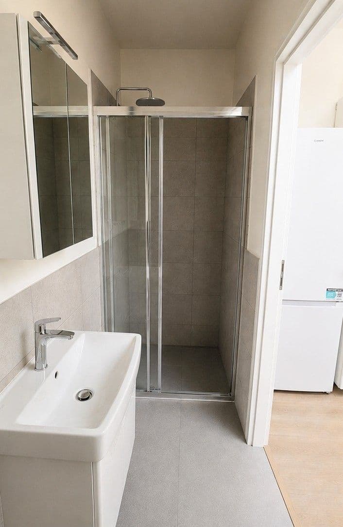 Prenájom bytu 2-izbový 37 m², Jugoslávská, Praha, Praha Prenájom bytu 2-izbový 37 m², Jugoslávská, Praha, Praha