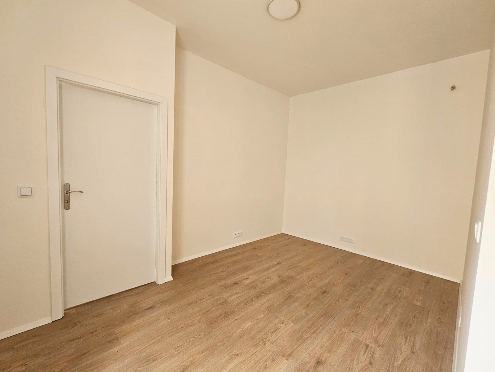 Prenájom bytu 2-izbový 37 m², Jugoslávská, Praha, Praha Prenájom bytu 2-izbový 37 m², Jugoslávská, Praha, Praha