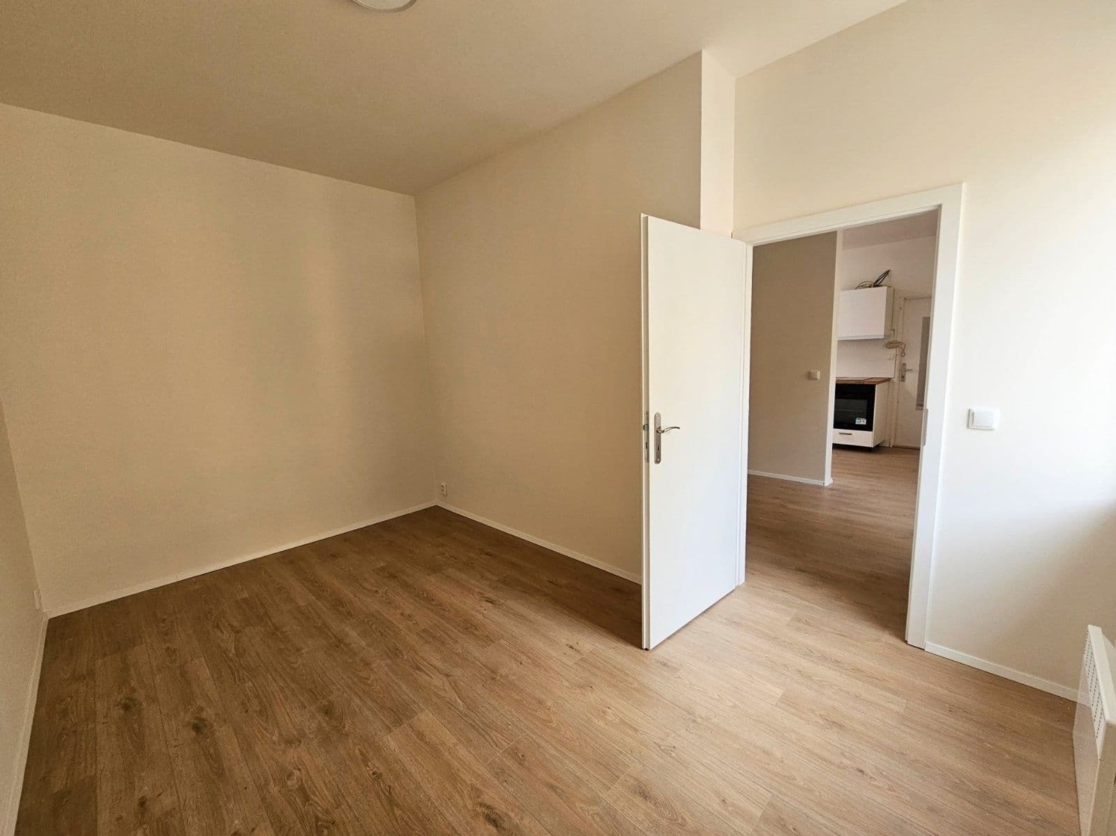 Prenájom bytu 2-izbový 37 m², Jugoslávská, Praha, Praha Prenájom bytu 2-izbový 37 m², Jugoslávská, Praha, Praha