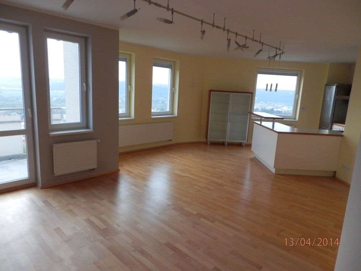 Prenájom bytu 4-izbový 120 m², Semická, Praha, Praha Prenájom bytu 4-izbový 120 m², Semická, Praha, Praha