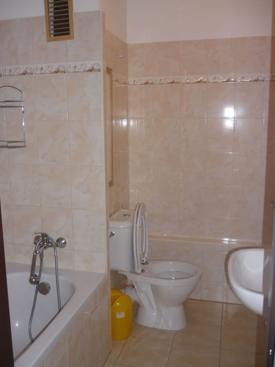 Prenájom bytu 1-izbový 34 m², Dukelských bojovníků, Znojmo, Jihomoravský kraj Prenájom bytu 1-izbový 34 m², Dukelských bojovníků, Znojmo, Jihomoravský kraj