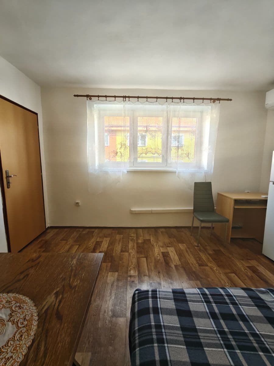 Prenájom bytu 1-izbový 34 m², Zámecká, Kynšperk nad Ohří, Karlovarský kraj Prenájom bytu 1-izbový 34 m², Zámecká, Kynšperk nad Ohří, Karlovarský kraj