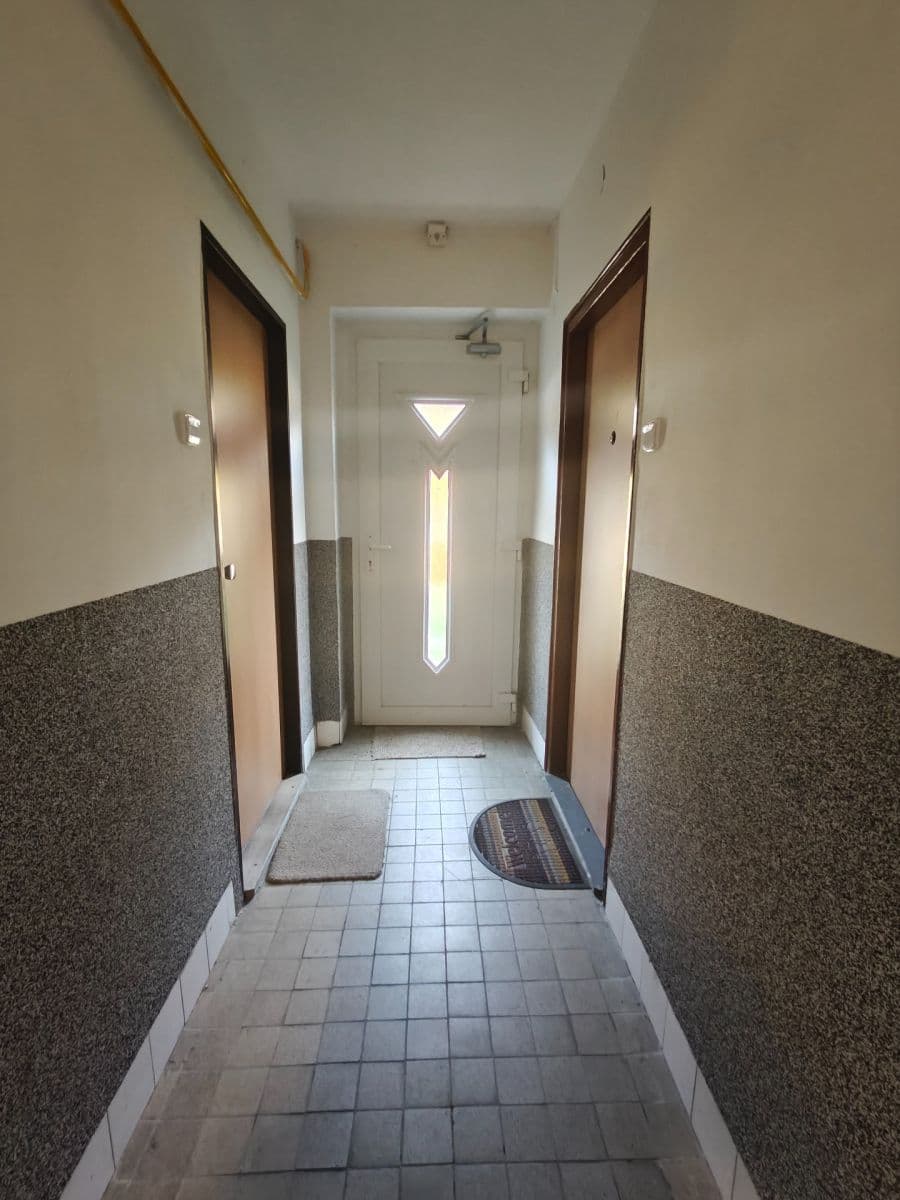 Prenájom bytu 1-izbový 34 m², Zámecká, Kynšperk nad Ohří, Karlovarský kraj Prenájom bytu 1-izbový 34 m², Zámecká, Kynšperk nad Ohří, Karlovarský kraj