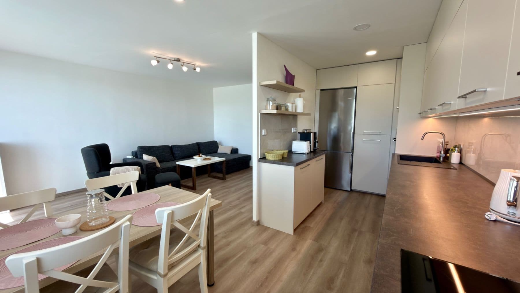 Prenájom bytu 3-izbový 85 m², Růženínská, Praha, Praha Prenájom bytu 3-izbový 85 m², Růženínská, Praha, Praha