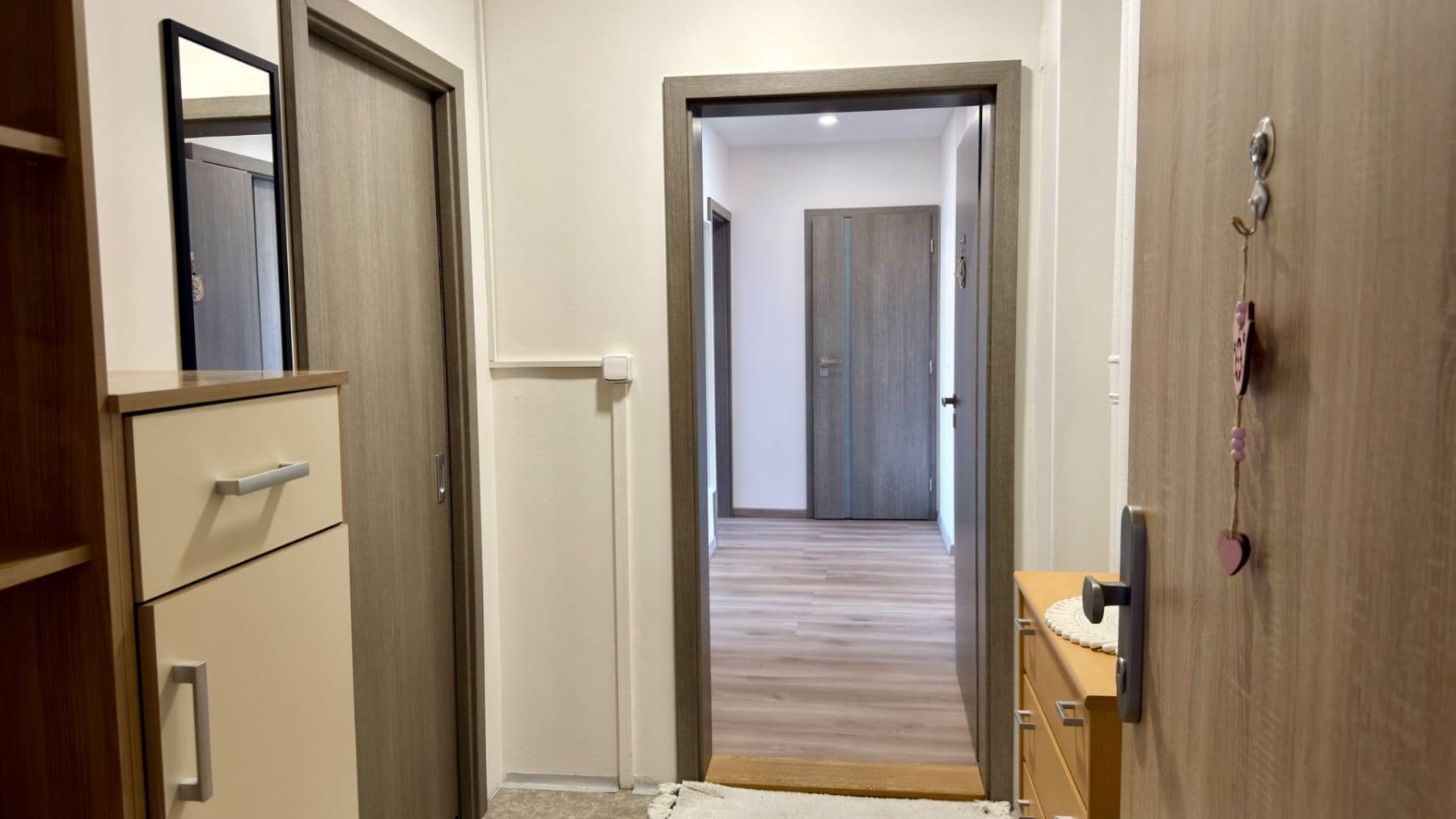 Prenájom bytu 3-izbový 85 m², Růženínská, Praha, Praha Prenájom bytu 3-izbový 85 m², Růženínská, Praha, Praha