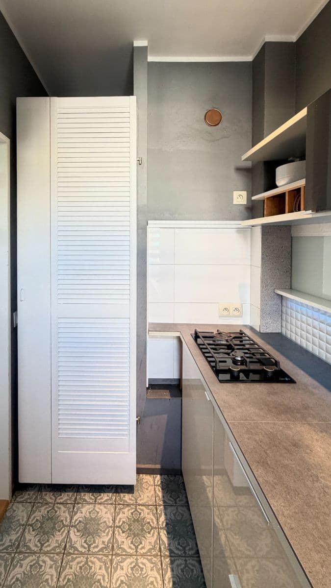 Prenájom bytu 2-izbový 40 m², U Mlýna, Praha, Praha Prenájom bytu 2-izbový 40 m², U Mlýna, Praha, Praha