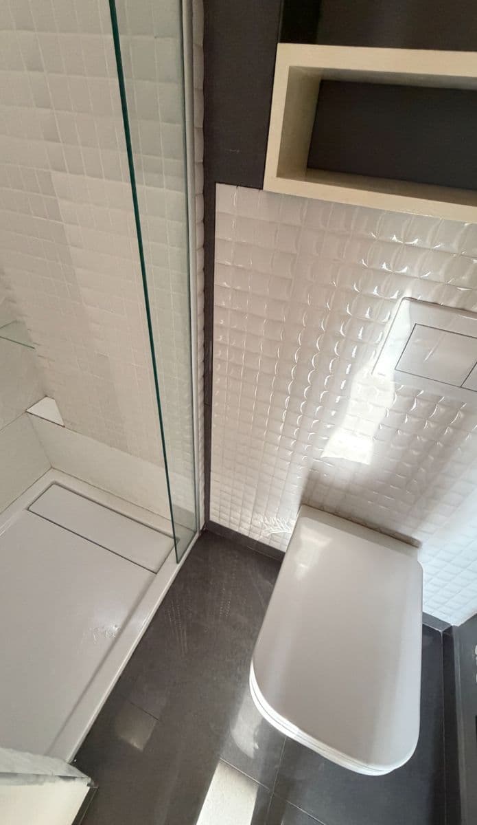 Prenájom bytu 2-izbový 40 m², U Mlýna, Praha, Praha Prenájom bytu 2-izbový 40 m², U Mlýna, Praha, Praha