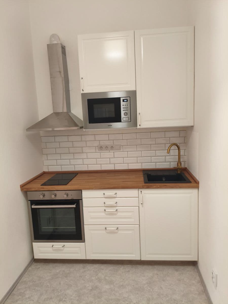Prenájom bytu 1-izbový 39 m², Soukenická, Praha, Praha Prenájom bytu 1-izbový 39 m², Soukenická, Praha, Praha
