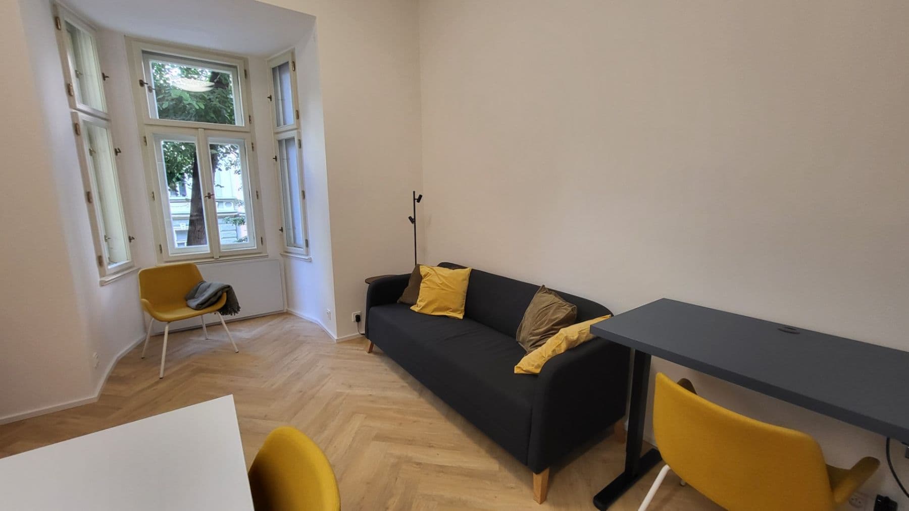 Prenájom bytu 2-izbový 44 m², Tolstého, Praha, Praha Prenájom bytu 2-izbový 44 m², Tolstého, Praha, Praha