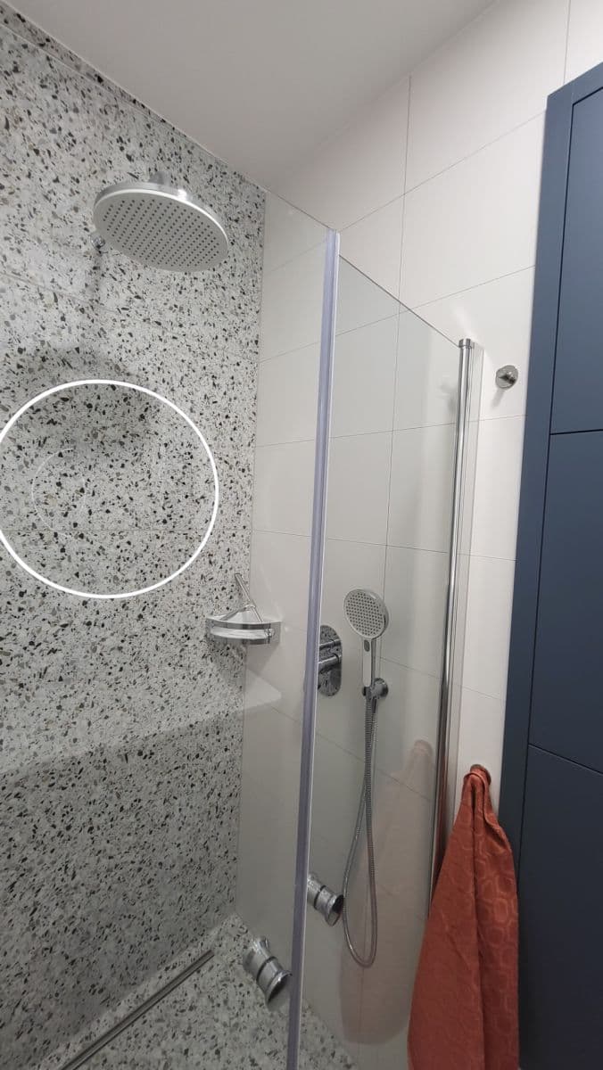 Prenájom bytu 2-izbový 44 m², Tolstého, Praha, Praha Prenájom bytu 2-izbový 44 m², Tolstého, Praha, Praha