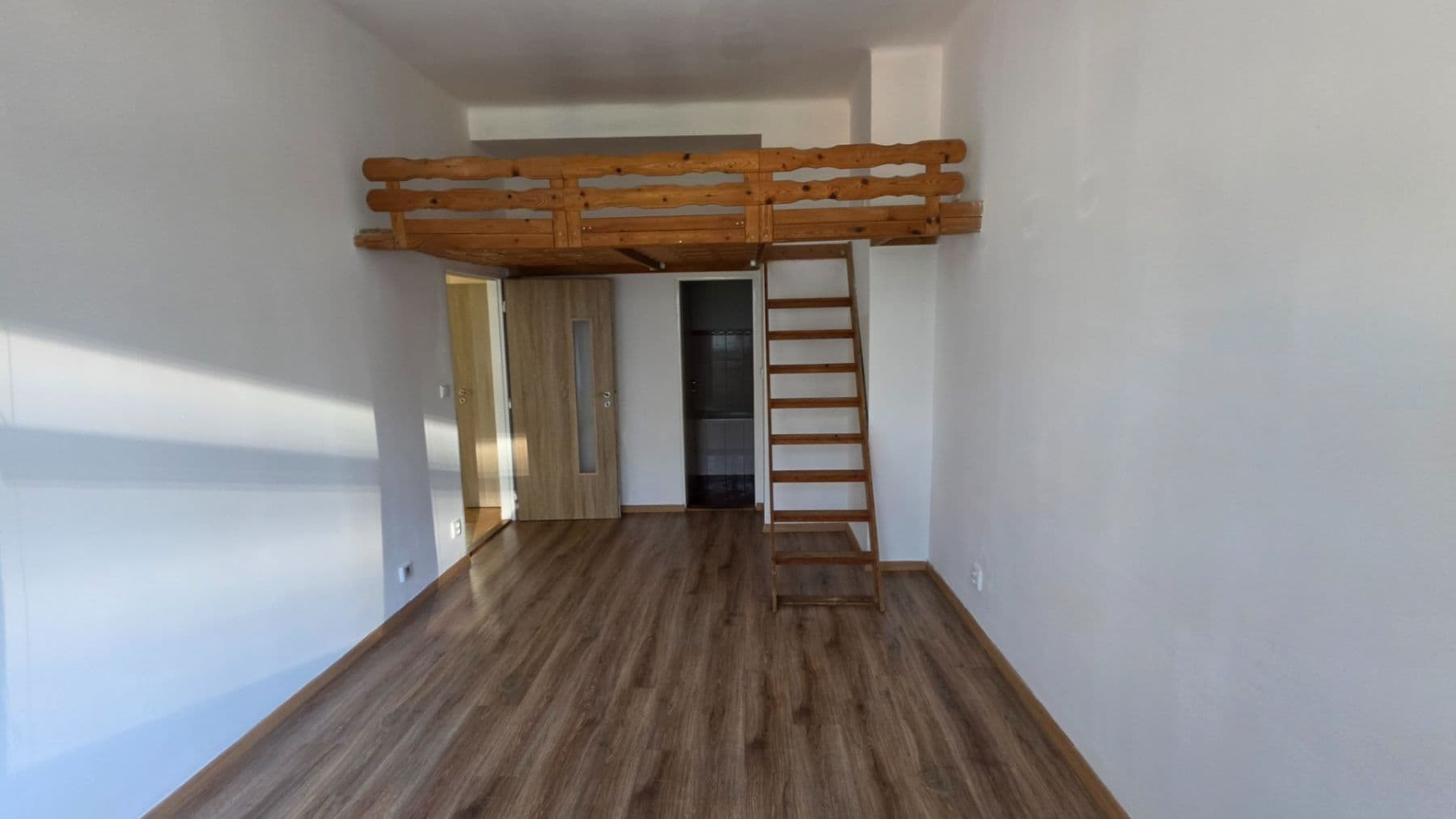 Prenájom bytu 2-izbový 42 m², Vrchlického, Praha, Praha Prenájom bytu 2-izbový 42 m², Vrchlického, Praha, Praha