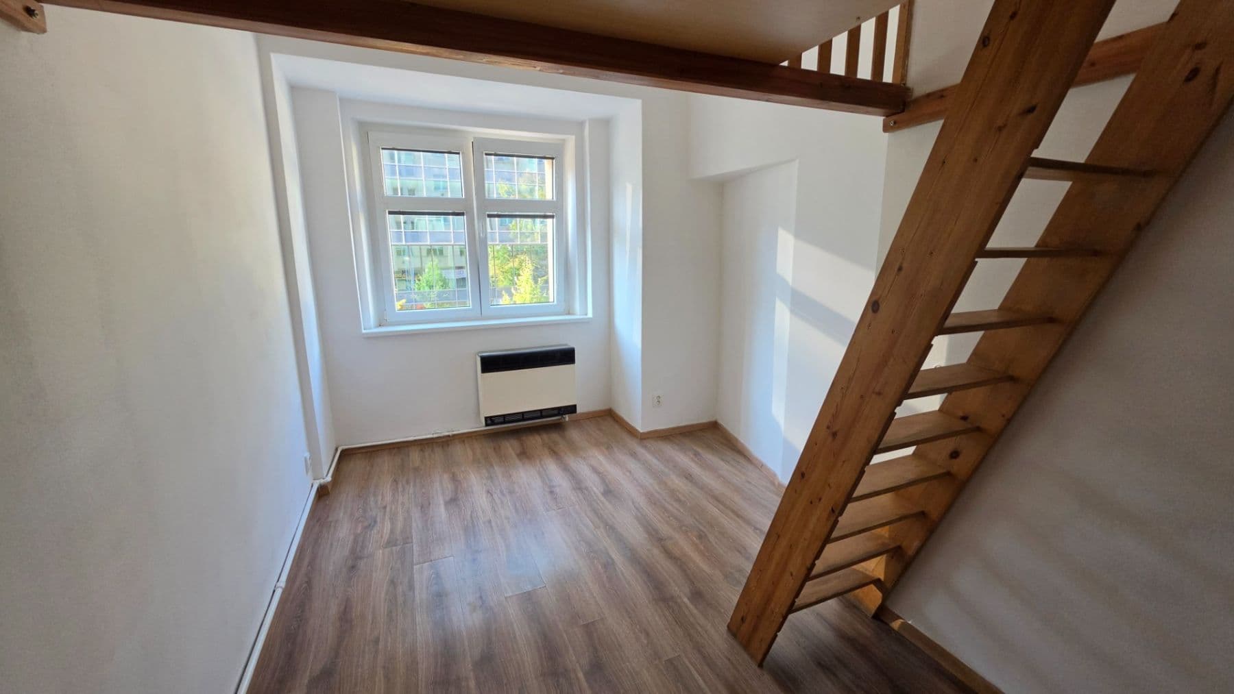Prenájom bytu 2-izbový 42 m², Vrchlického, Praha, Praha Prenájom bytu 2-izbový 42 m², Vrchlického, Praha, Praha