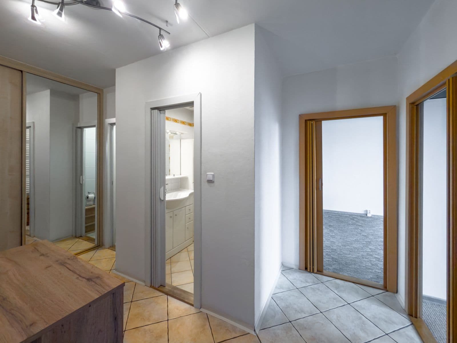 Prenájom bytu 3-izbový 66 m², Travná, Praha, Praha Prenájom bytu 3-izbový 66 m², Travná, Praha, Praha