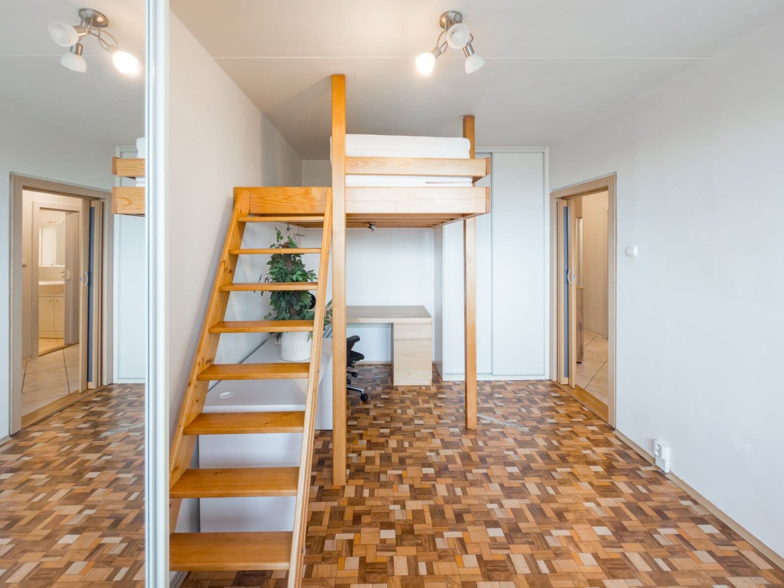 Prenájom bytu 3-izbový 66 m², Travná, Praha, Praha Prenájom bytu 3-izbový 66 m², Travná, Praha, Praha