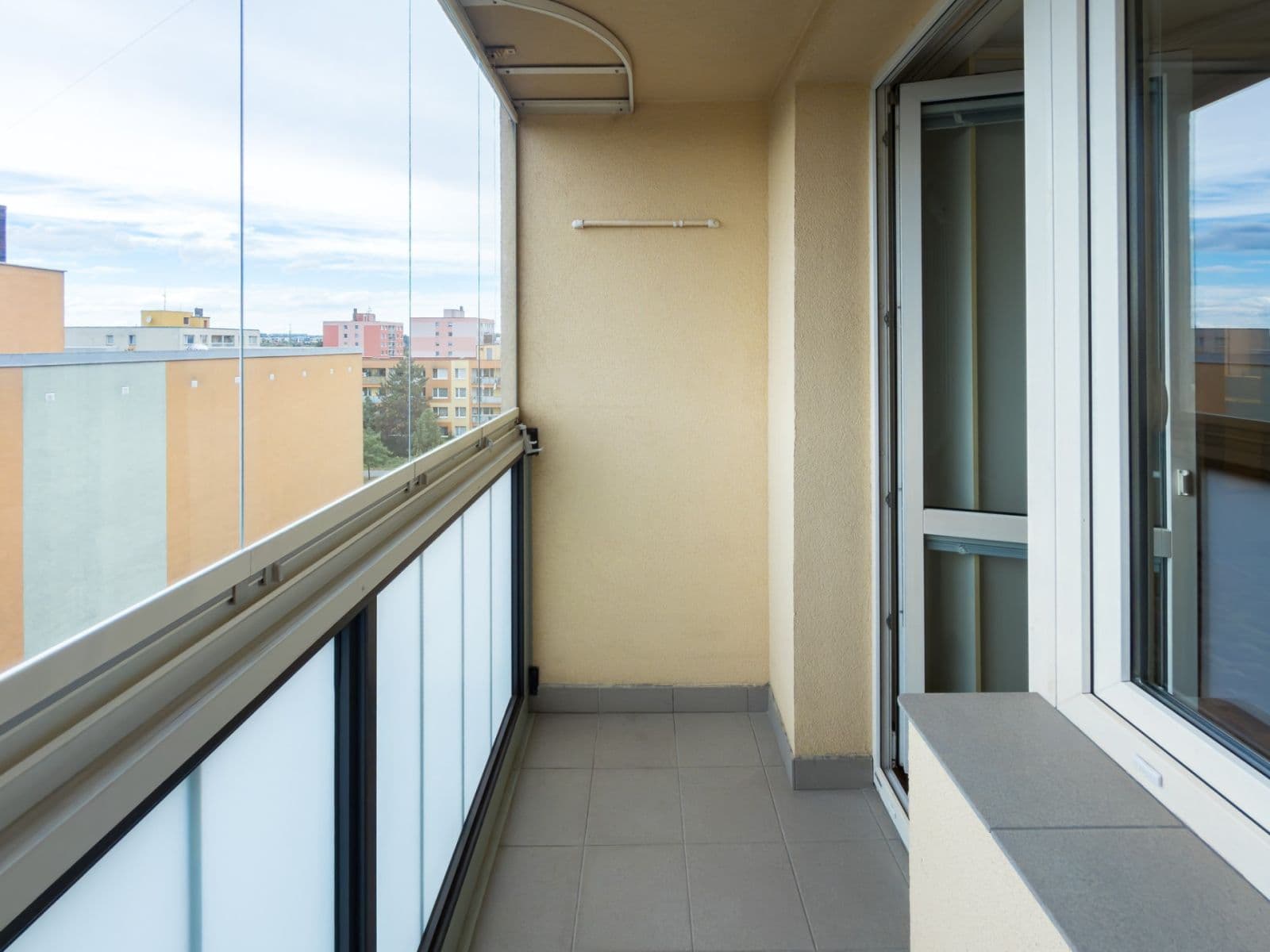 Prenájom bytu 3-izbový 66 m², Travná, Praha, Praha Prenájom bytu 3-izbový 66 m², Travná, Praha, Praha