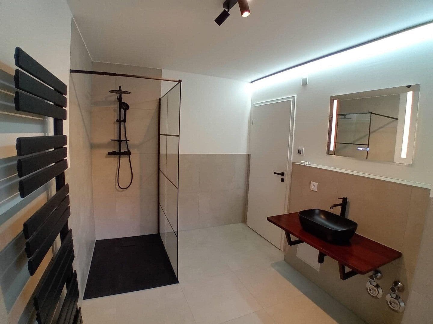 Predaj bytu 3-izbový 66 m², Radeberger Str. 26, Dresden Weissig, Sasko Predaj bytu 3-izbový 66 m², Radeberger Str. 26, Dresden Weissig, Sasko