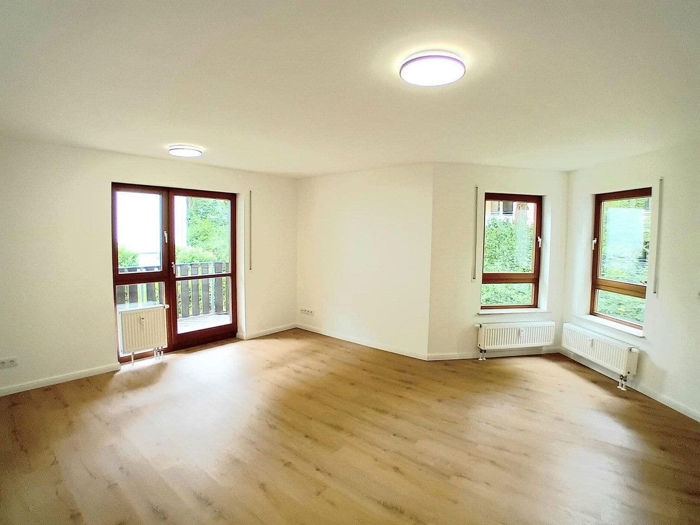 Predaj bytu 3-izbový 66 m², Radeberger Str. 26, Dresden Weissig, Sasko Predaj bytu 3-izbový 66 m², Radeberger Str. 26, Dresden Weissig, Sasko