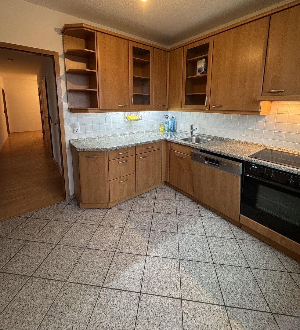 Prenájom bytu 3-izbový 93 m², Graudenzstraße, Köln-Porz, Severné Porýnie - Westfálsko Prenájom bytu 3-izbový 93 m², Graudenzstraße, Köln-Porz, Severné Porýnie - Westfálsko