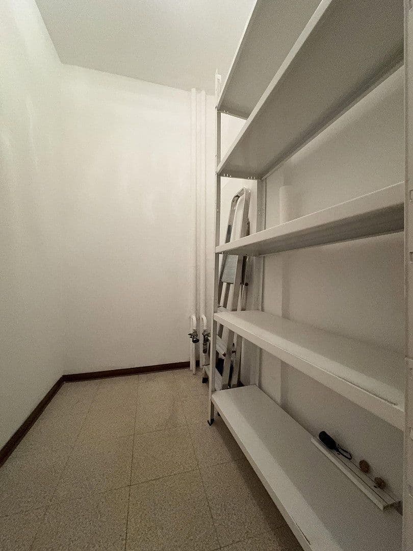 Prenájom bytu 3-izbový 93 m², Graudenzstraße, Köln-Porz, Severné Porýnie - Westfálsko Prenájom bytu 3-izbový 93 m², Graudenzstraße, Köln-Porz, Severné Porýnie - Westfálsko