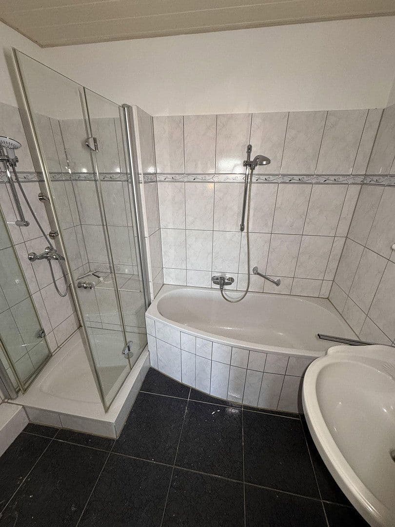 Prenájom bytu 3-izbový 93 m², Graudenzstraße, Köln-Porz, Severné Porýnie - Westfálsko Prenájom bytu 3-izbový 93 m², Graudenzstraße, Köln-Porz, Severné Porýnie - Westfálsko