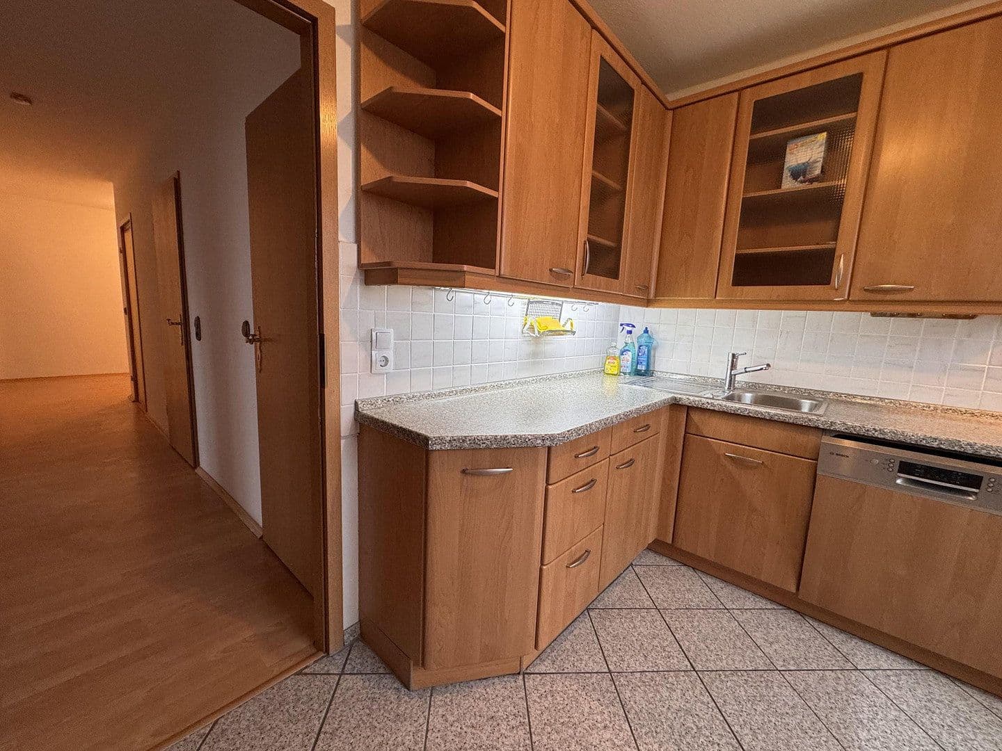 Prenájom bytu 3-izbový 93 m², Graudenzstraße, Köln-Porz, Severné Porýnie - Westfálsko Prenájom bytu 3-izbový 93 m², Graudenzstraße, Köln-Porz, Severné Porýnie - Westfálsko