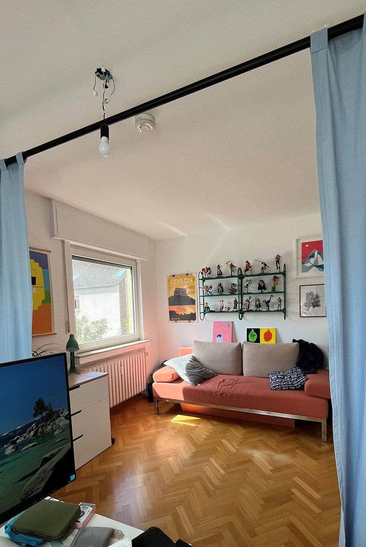 Prenájom bytu 3-izbový 70 m², Kapellenhofweg 1, Köln, Severné Porýnie - Westfálsko Prenájom bytu 3-izbový 70 m², Kapellenhofweg 1, Köln, Severné Porýnie - Westfálsko