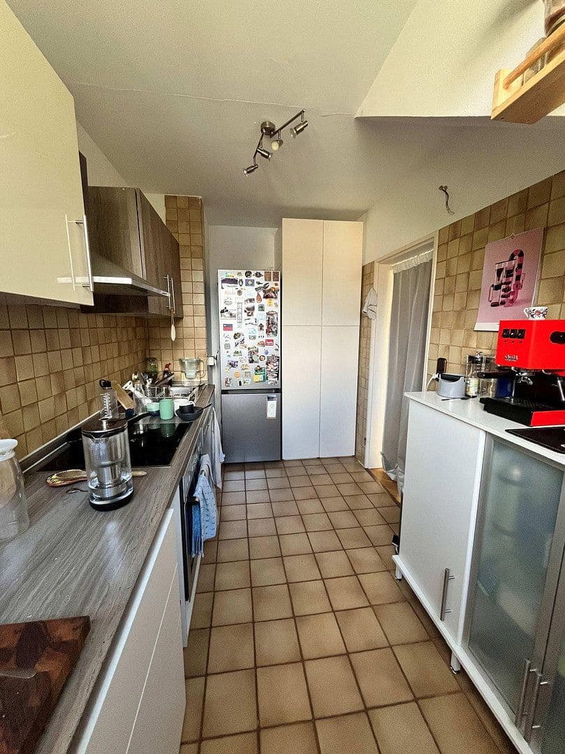 Prenájom bytu 3-izbový 70 m², Kapellenhofweg 1, Köln, Severné Porýnie - Westfálsko Prenájom bytu 3-izbový 70 m², Kapellenhofweg 1, Köln, Severné Porýnie - Westfálsko