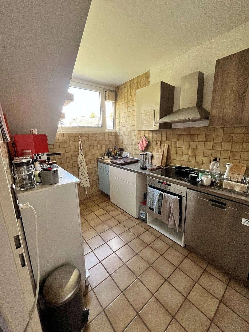 Prenájom bytu 3-izbový 70 m², Kapellenhofweg 1, Köln, Severné Porýnie - Westfálsko Prenájom bytu 3-izbový 70 m², Kapellenhofweg 1, Köln, Severné Porýnie - Westfálsko