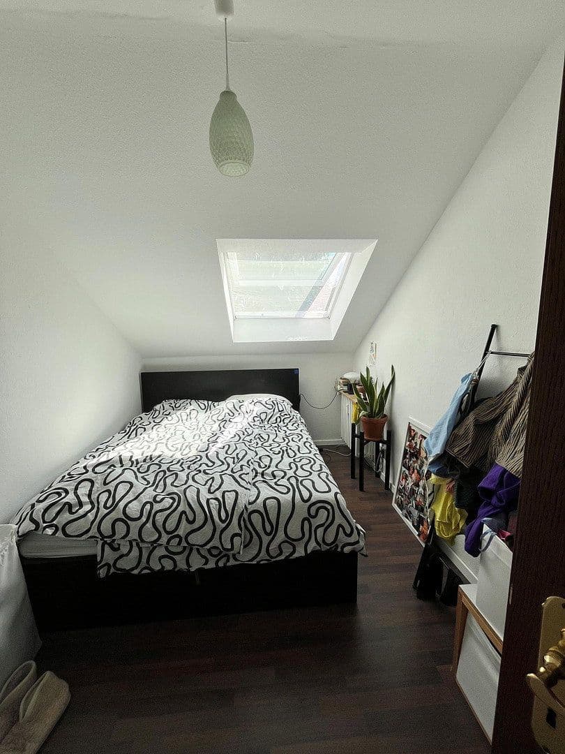 Prenájom bytu 3-izbový 70 m², Kapellenhofweg 1, Köln, Severné Porýnie - Westfálsko Prenájom bytu 3-izbový 70 m², Kapellenhofweg 1, Köln, Severné Porýnie - Westfálsko
