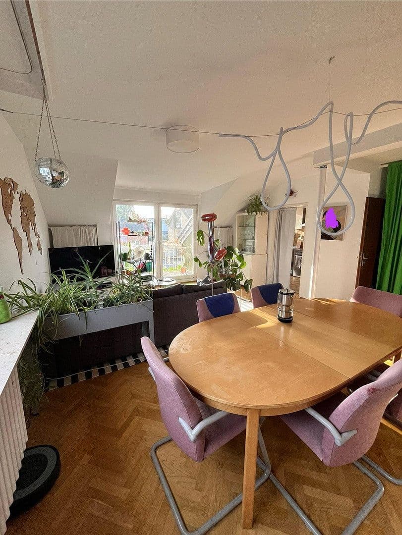 Prenájom bytu 3-izbový 70 m², Kapellenhofweg 1, Köln, Severné Porýnie - Westfálsko Prenájom bytu 3-izbový 70 m², Kapellenhofweg 1, Köln, Severné Porýnie - Westfálsko
