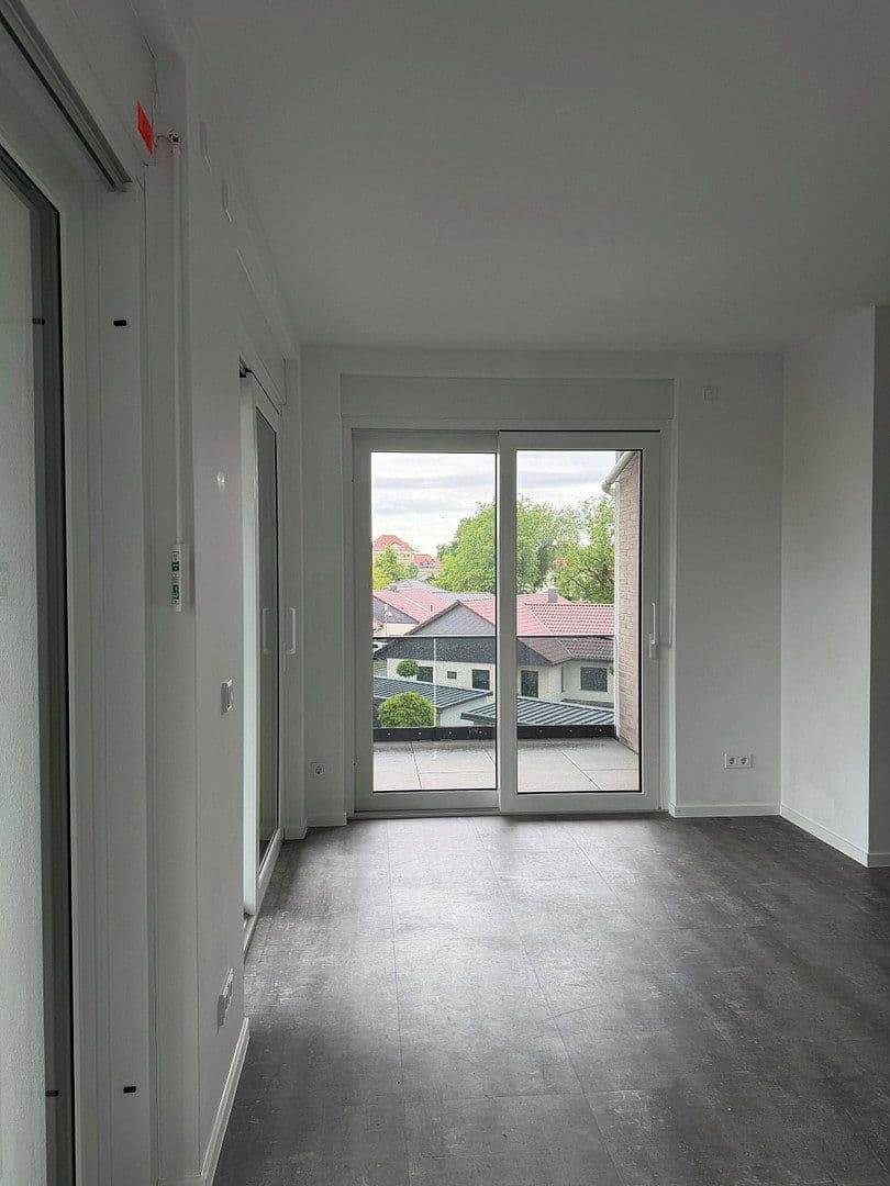 Prenájom bytu 4-izbový 105 m², Treppendorfer Str. 47, Lübben (Spreewald), Brandenbursko Prenájom bytu 4-izbový 105 m², Treppendorfer Str. 47, Lübben (Spreewald), Brandenbursko