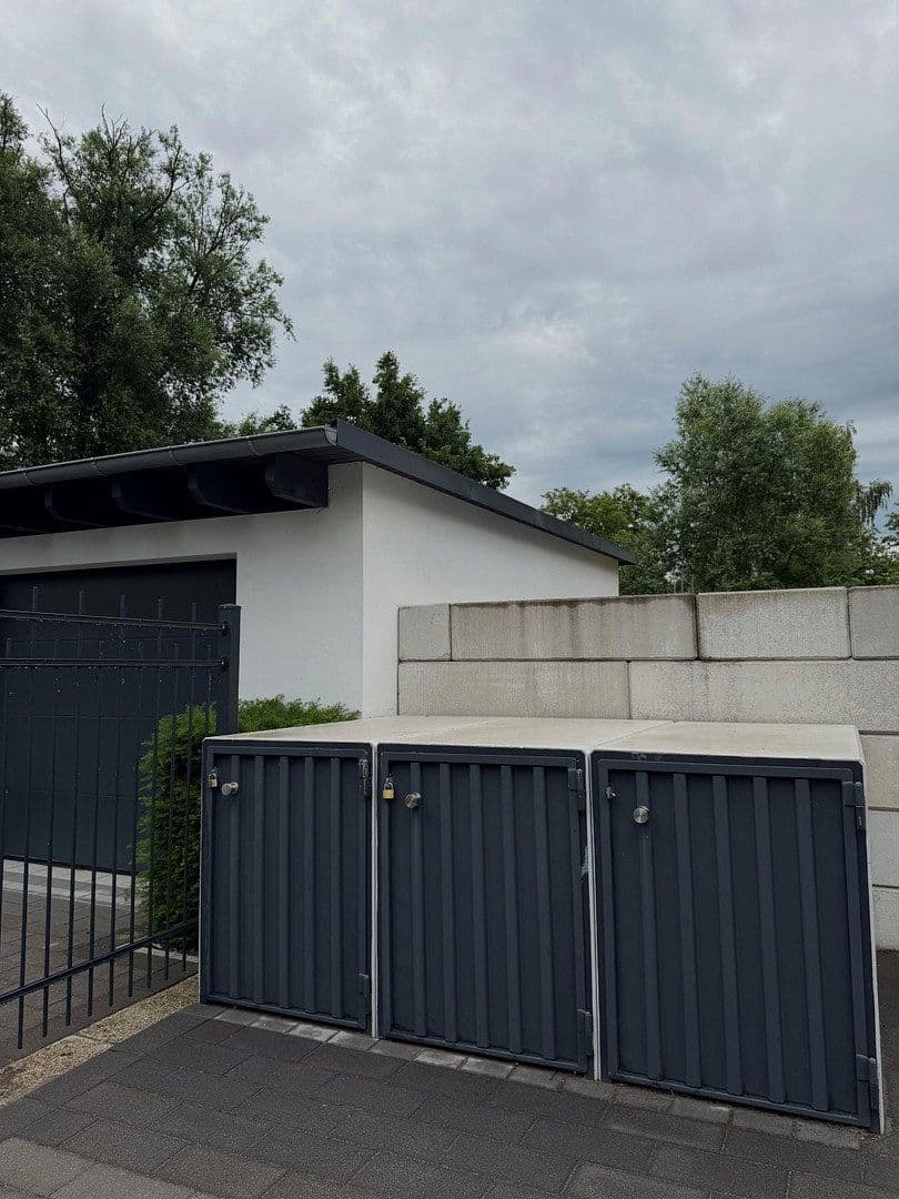 Prenájom bytu 4-izbový 105 m², Treppendorfer Str. 47, Lübben (Spreewald), Brandenbursko Prenájom bytu 4-izbový 105 m², Treppendorfer Str. 47, Lübben (Spreewald), Brandenbursko