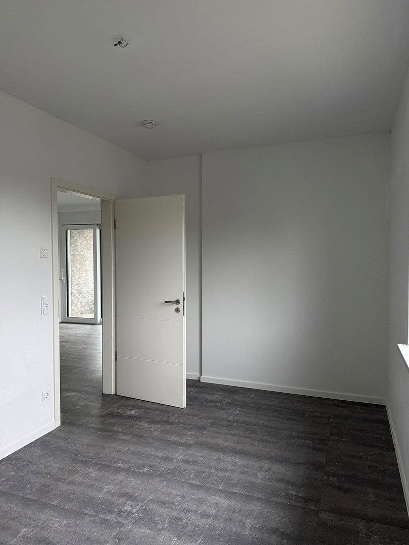 Prenájom bytu 4-izbový 105 m², Treppendorfer Str. 47, Lübben (Spreewald), Brandenbursko Prenájom bytu 4-izbový 105 m², Treppendorfer Str. 47, Lübben (Spreewald), Brandenbursko