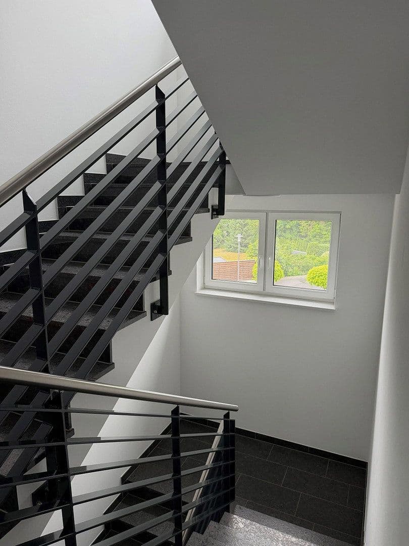 Prenájom bytu 4-izbový 105 m², Treppendorfer Str. 47, Lübben (Spreewald), Brandenbursko Prenájom bytu 4-izbový 105 m², Treppendorfer Str. 47, Lübben (Spreewald), Brandenbursko