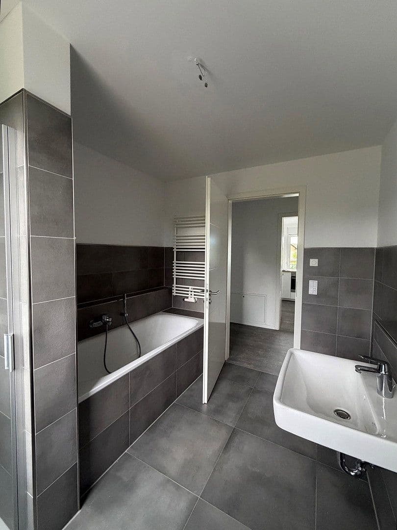 Prenájom bytu 4-izbový 105 m², Treppendorfer Str. 47, Lübben (Spreewald), Brandenbursko Prenájom bytu 4-izbový 105 m², Treppendorfer Str. 47, Lübben (Spreewald), Brandenbursko