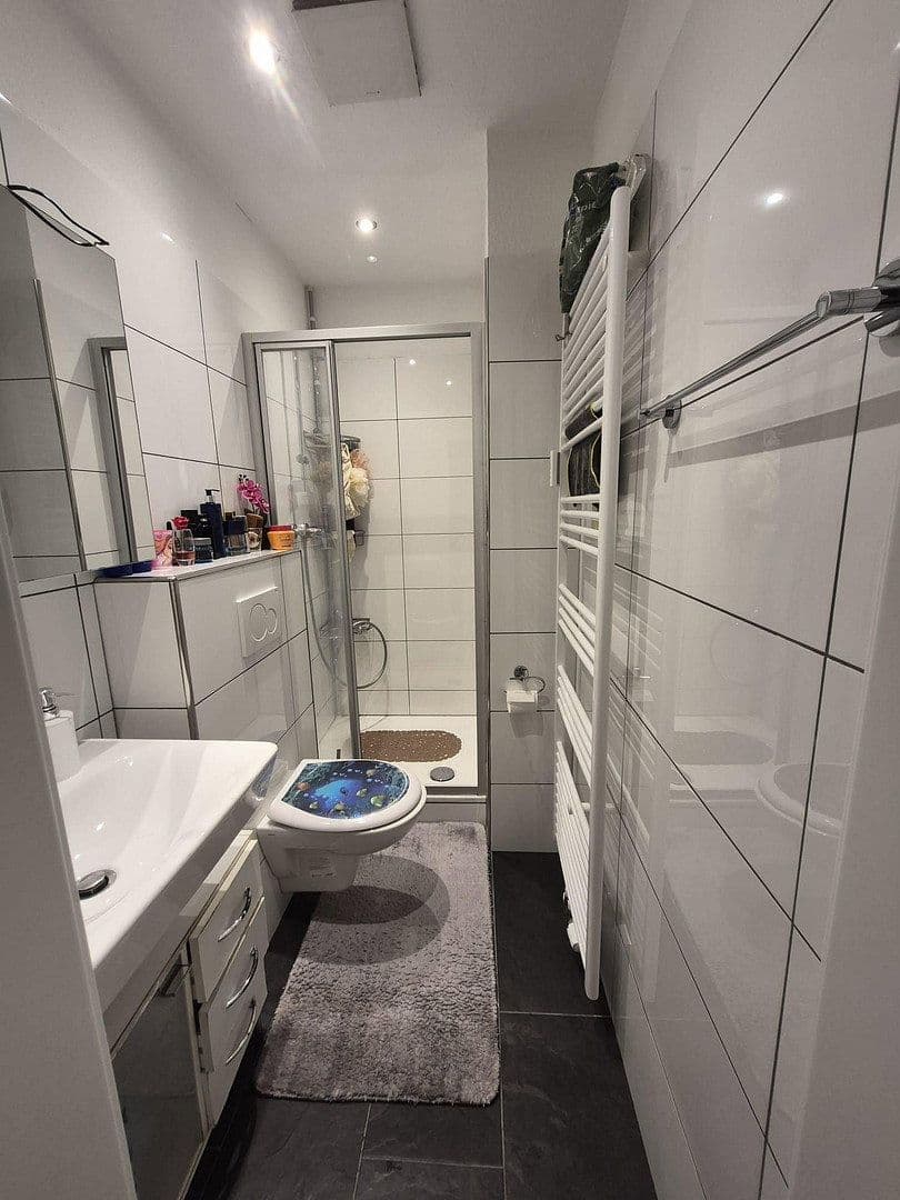 Prenájom bytu 4-izbový 86 m², Neumeyerstr. 5, Remscheid, Severné Porýnie - Westfálsko Prenájom bytu 4-izbový 86 m², Neumeyerstr. 5, Remscheid, Severné Porýnie - Westfálsko